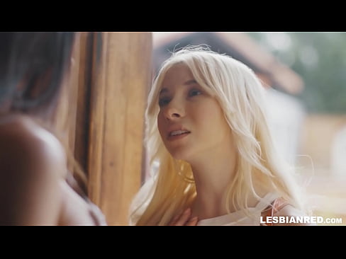 ❤️ Dziewczyna wraca do domu kilka miesięcy później i kończy się na tym, że zjada cipkę macochy Porno fb at us